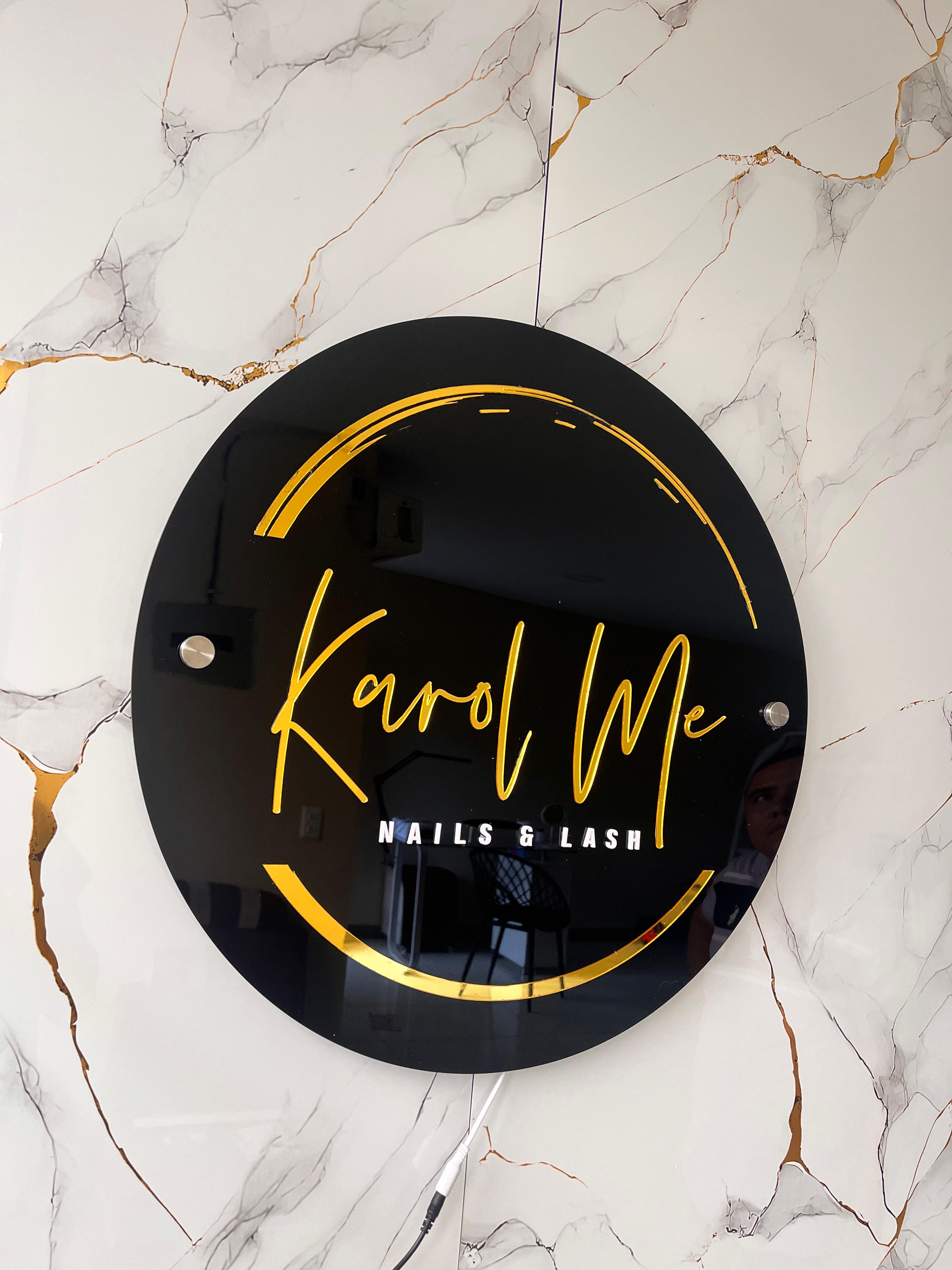 Corte láser — Acrílico LED Karol Me Nails