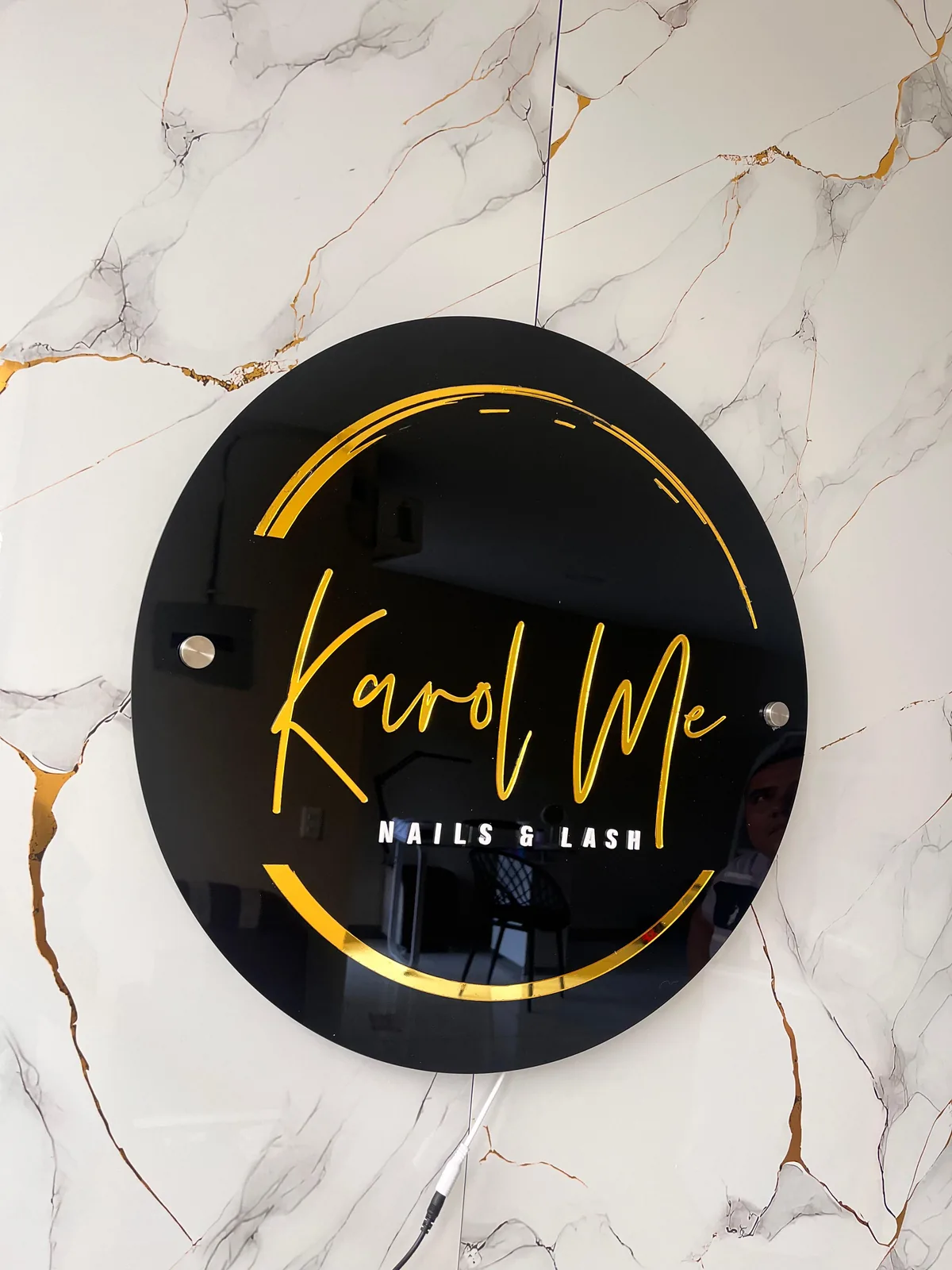 Corte láser — Acrílico LED Karol Me Nails